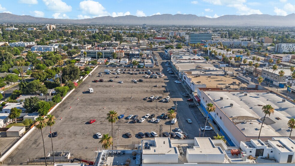 More Photos Of 6621-6629 Van Nuys Blvd, Van Nuys General Retail For Sale