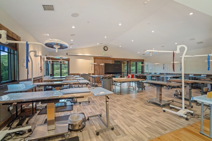 More Photos Of 5373 Highway 224, Park City Medical For Sale