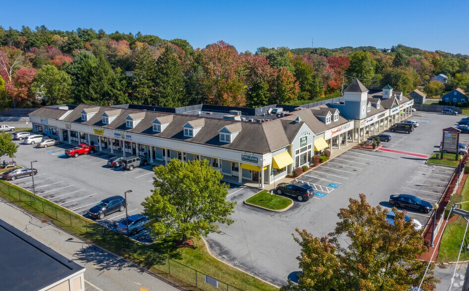 More Photos Of 542-562 Turnpike St, North Andover General Retail For Lease