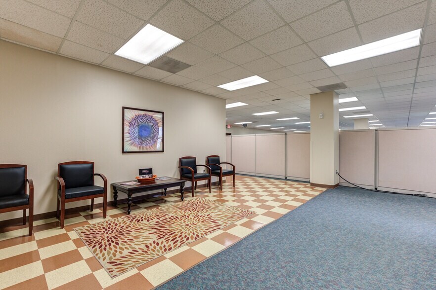 More Photos Of 3802-3806 Interstate 27, Lubbock Office For Sale