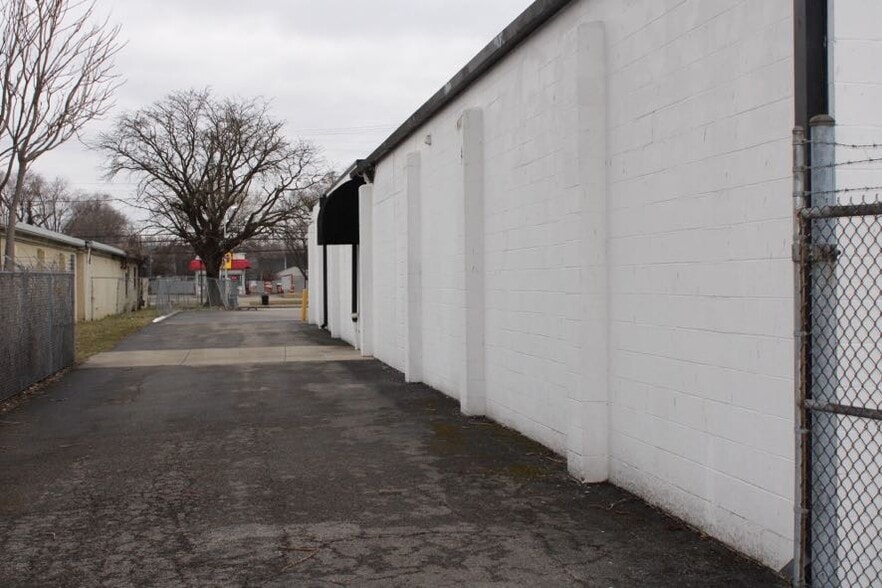 More Photos Of 1925 E Livingston Ave, Columbus Warehouse For Sale