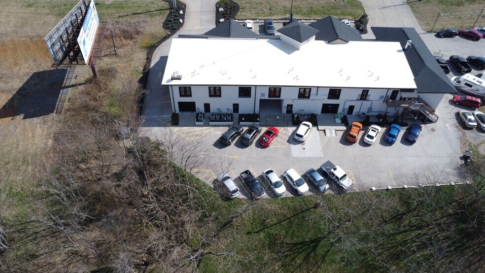 More Photos Of 2040 Winfield Dunn Pky, Sevierville General Retail For Lease
