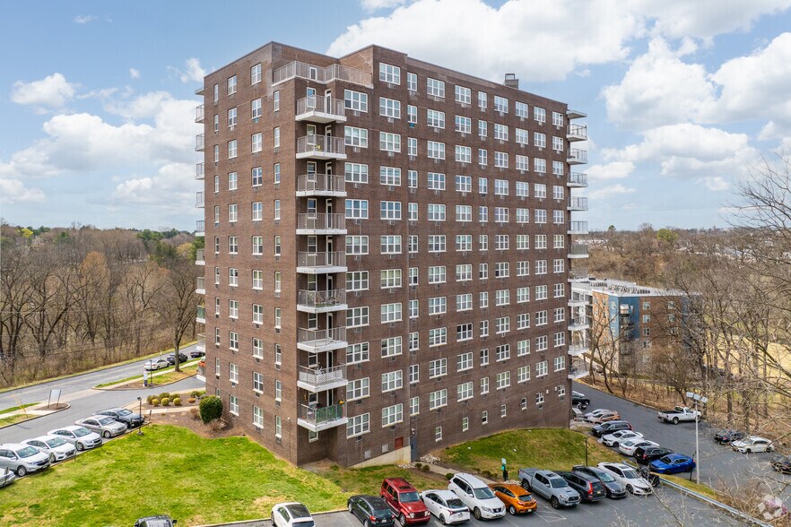 More Photos Of 1600 Lehigh Pky E, Allentown Multifamily For Sale