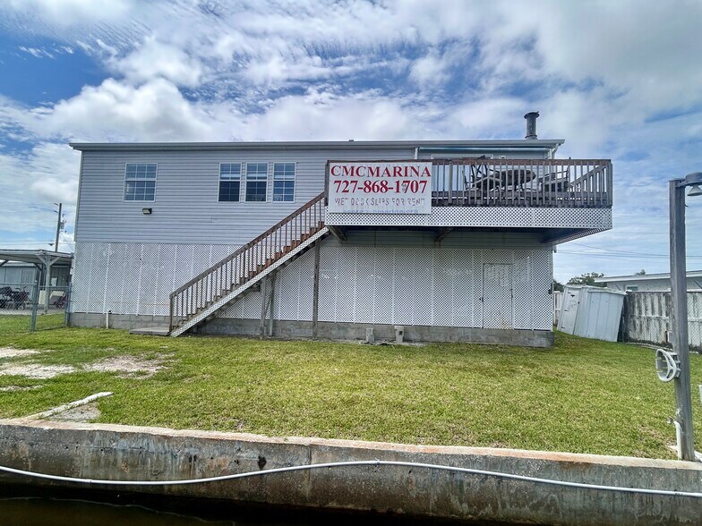 More Photos Of 6501 Boatyard Dr, Hudson Specialty For Sale