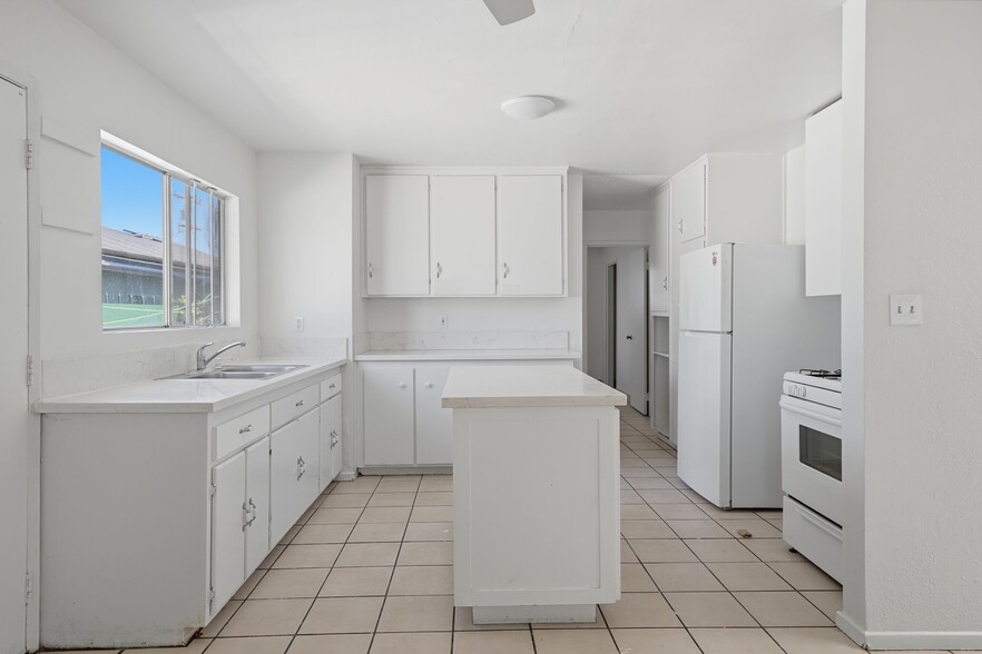 More Photos Of 3153-55 G St, San Diego Apartments For Sale