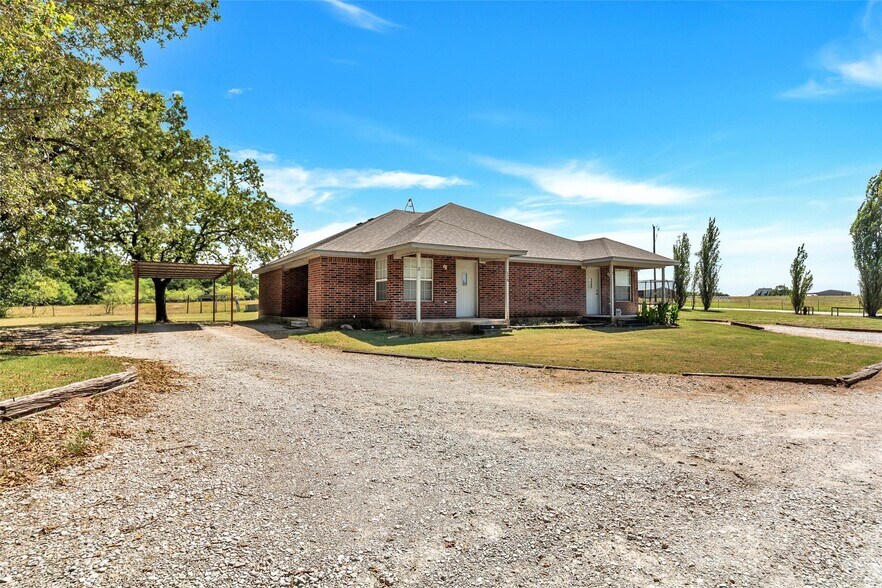 More Photos Of 175 Private Road 3459, Paradise Apartments For Sale