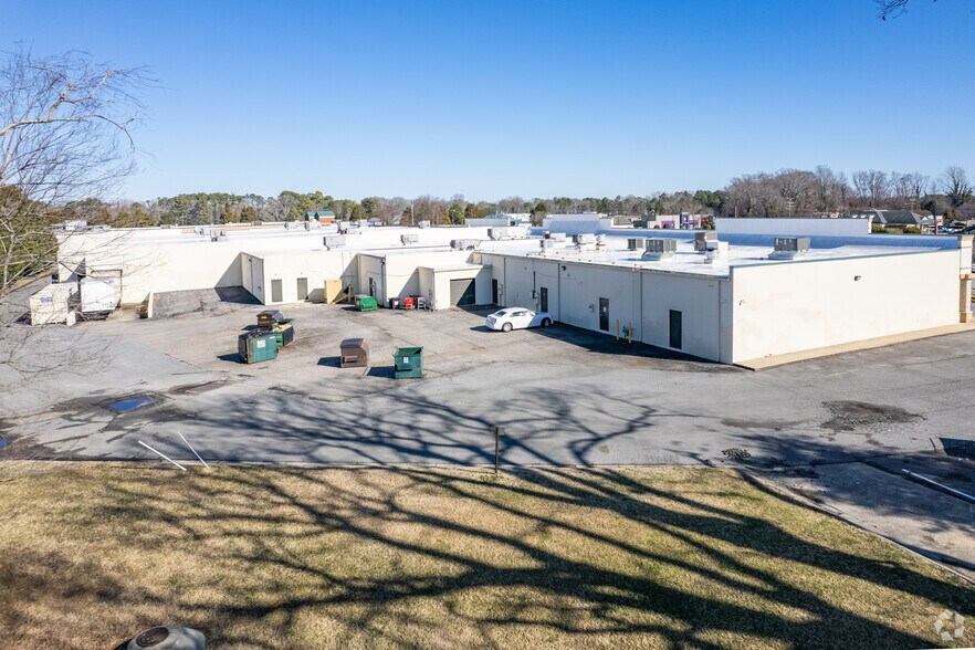 More Photos Of 1403-1413 N Main St, Suffolk General Retail For Lease