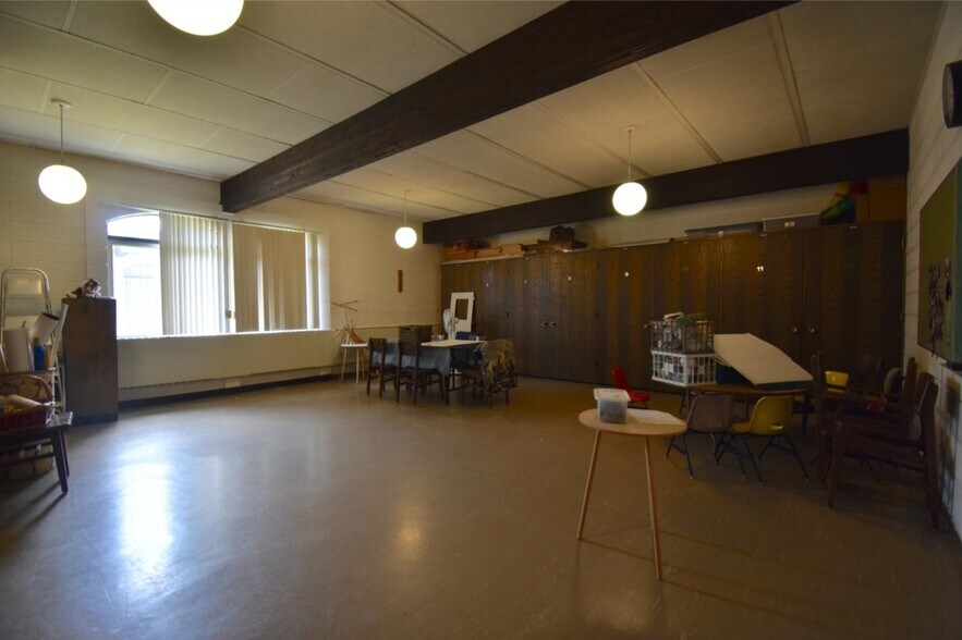 More Photos Of 20300 Middlebelt Rd, Livonia Religious Facility For Lease