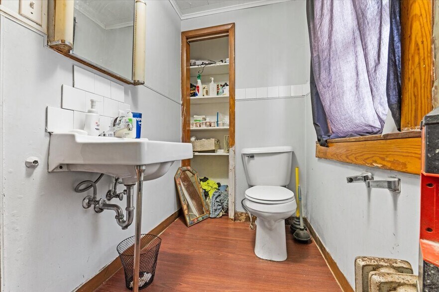 More Photos Of 622 E Market St, Scranton Office Residential For Sale