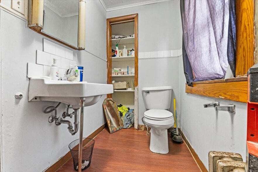 More Photos Of 622 E Market St, Scranton Office Residential For Sale
