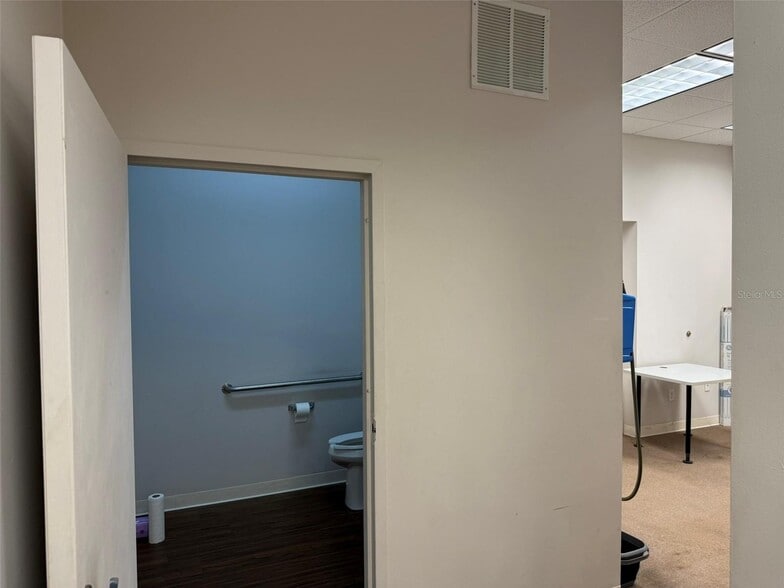 More Photos Of 1917-1927 Passero Ave, Lutz General Retail For Lease