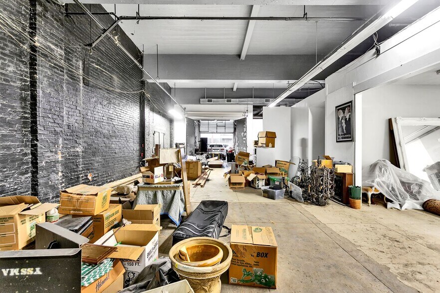 More Photos Of 420 N Craig St, Pittsburgh General Retail For Sale