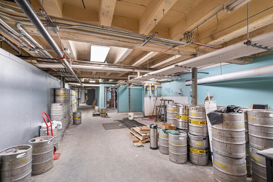 More Photos Of 41 Court St, Binghamton Storefront Retail Residential For Sale