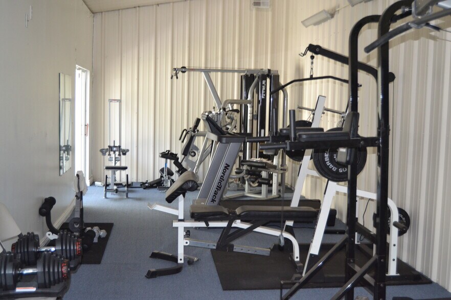 More Photos Of 16255 Aviation Loop Dr, Brooksville Manufacturing For Lease