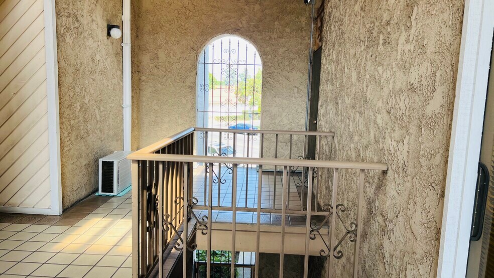 More Photos Of 1131 E Main St, Tustin Office Residential For Lease