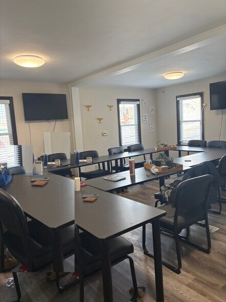 More Photos Of 2055 S Main St, Akron Office For Lease