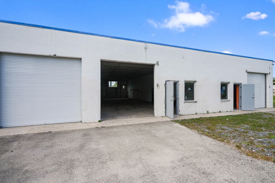 More Photos Of 1920-1932 NW 9th St, Fort Lauderdale Light Manufacturing For Lease