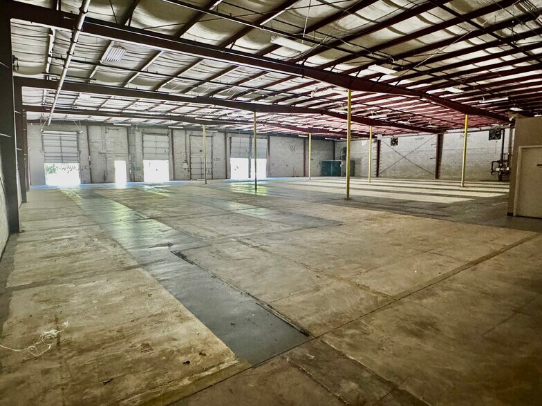 More Photos Of 3506 University Blvd S, Jacksonville Freestanding For Lease