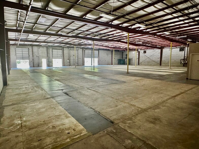 More Photos Of 3506 University Blvd S, Jacksonville Freestanding For Sale