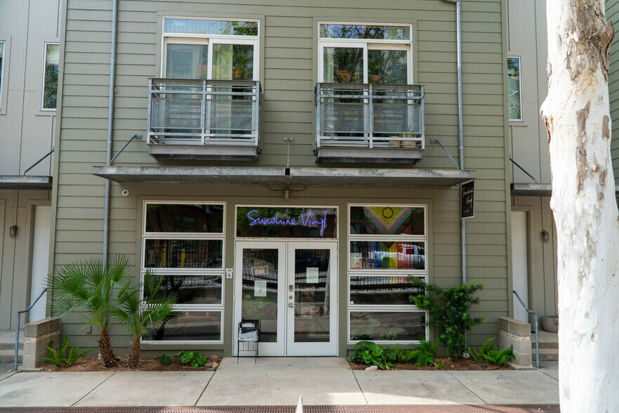 Primary Photo Of 1601 E 5th St, Austin Apartments For Lease