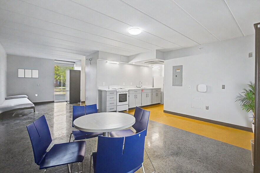 More Photos Of 3520 Alexandria Pike, Newport Apartments For Sale