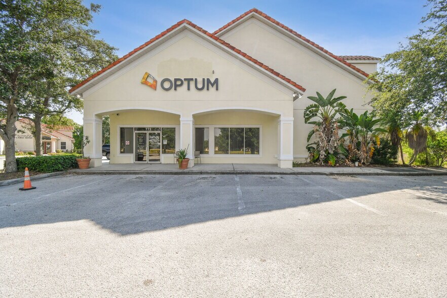 More Photos Of 772 Cortaro Dr, Sun City Center Medical For Sale