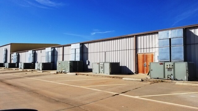 More Photos Of 6720 NW Quanah Parker Trwy, Lawton Freestanding For Sale