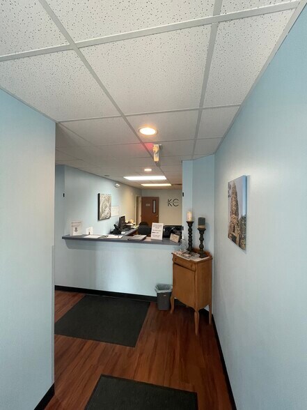 More Photos Of 702 Commerce Dr, Perrysburg Office For Lease