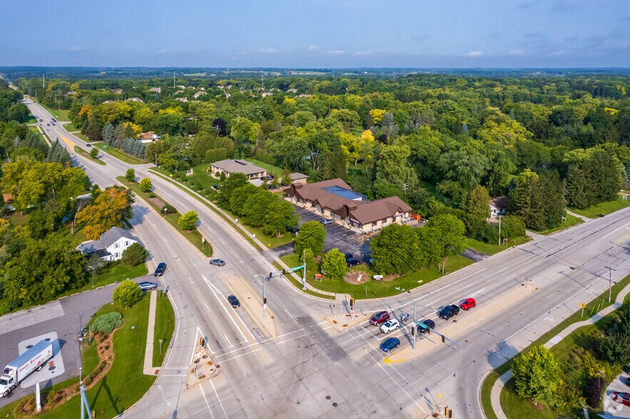 More Photos Of 7602 W Mequon Rd, Mequon Unknown For Lease