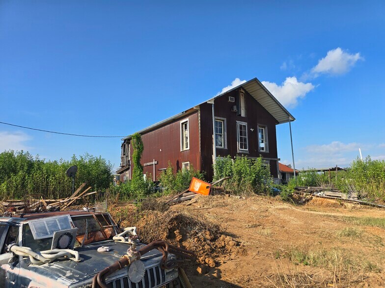 More Photos Of 111 Salvage Way, Luling Office For Sale