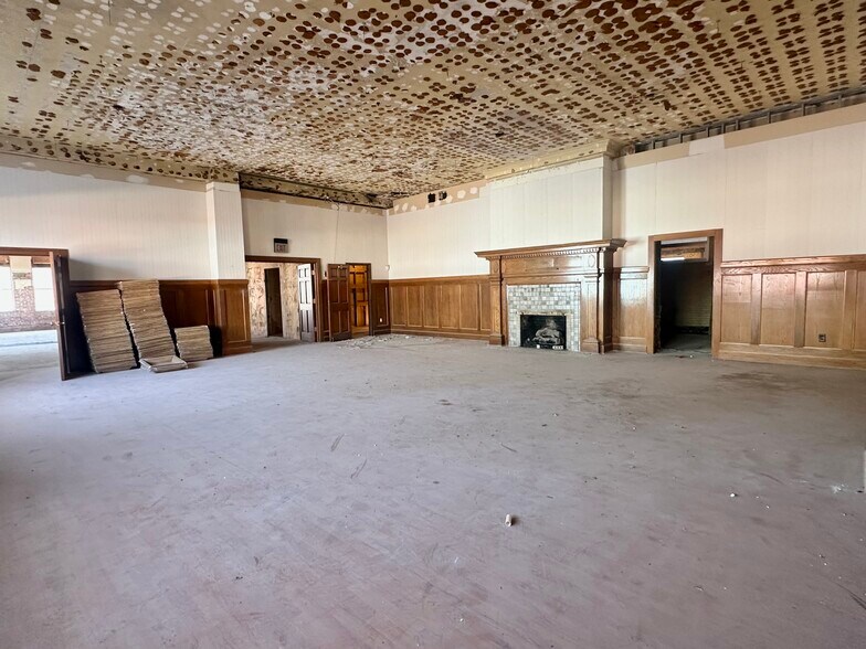 More Photos Of 510 S Wall Ave, Joplin Specialty For Sale