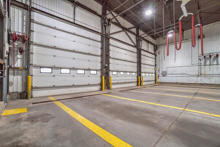 More Photos Of 944A Ch Trudeau, Saint-mathieu-de-beloeil Warehouse For Lease