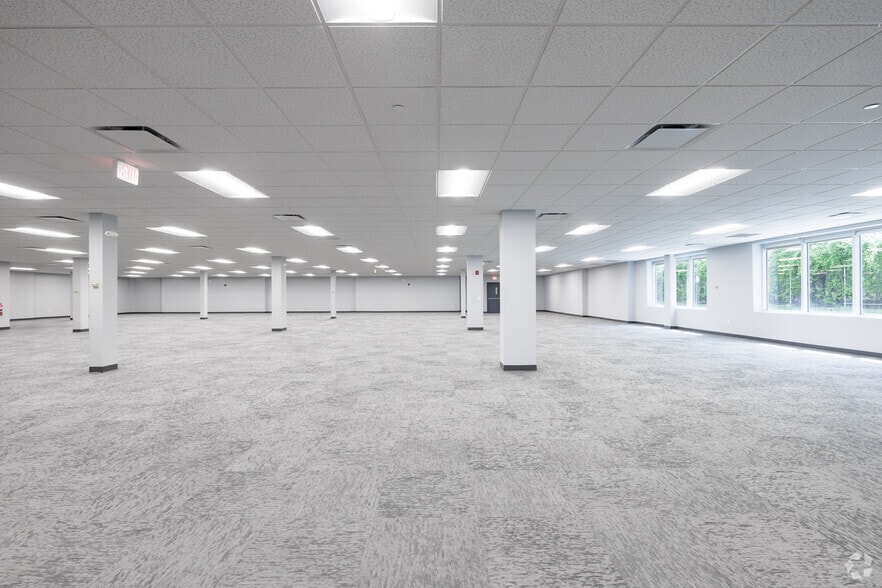 More Photos Of 261 River Rd, Clifton Distribution For Lease