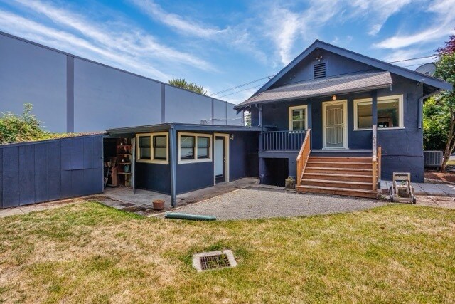 More Photos Of 2105 SE Ochoco St, Portland Office For Sale