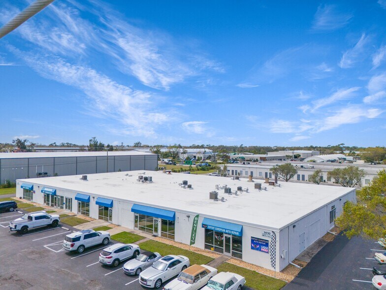 More Photos Of 1410 Commerce Blvd, Sarasota Flex For Lease
