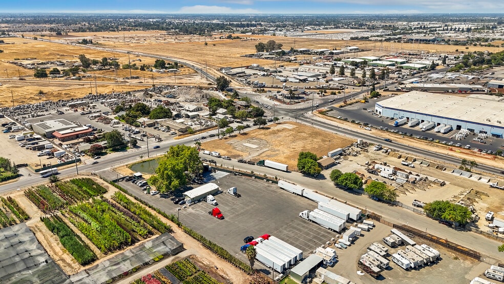 More Photos Of 8989 Elder Creek Rd, Sacramento Contractor Storage Yard For Sale