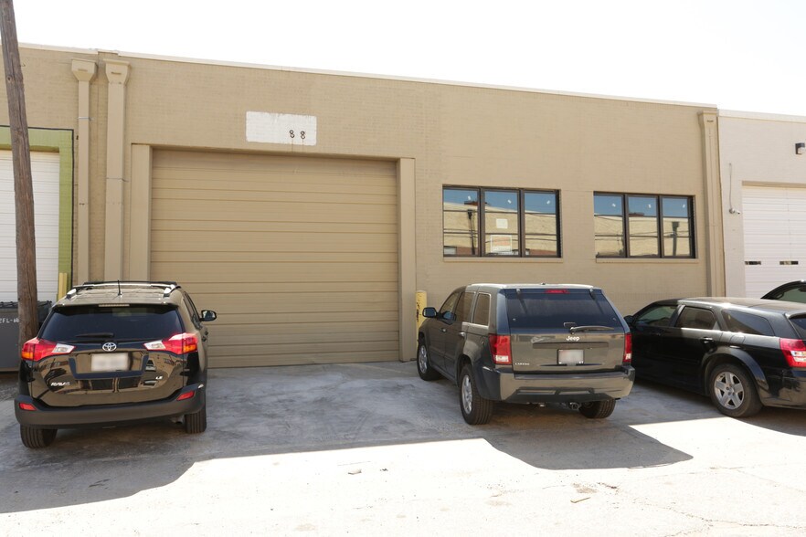 More Photos Of 130 Cole St, Dallas Showroom For Sale