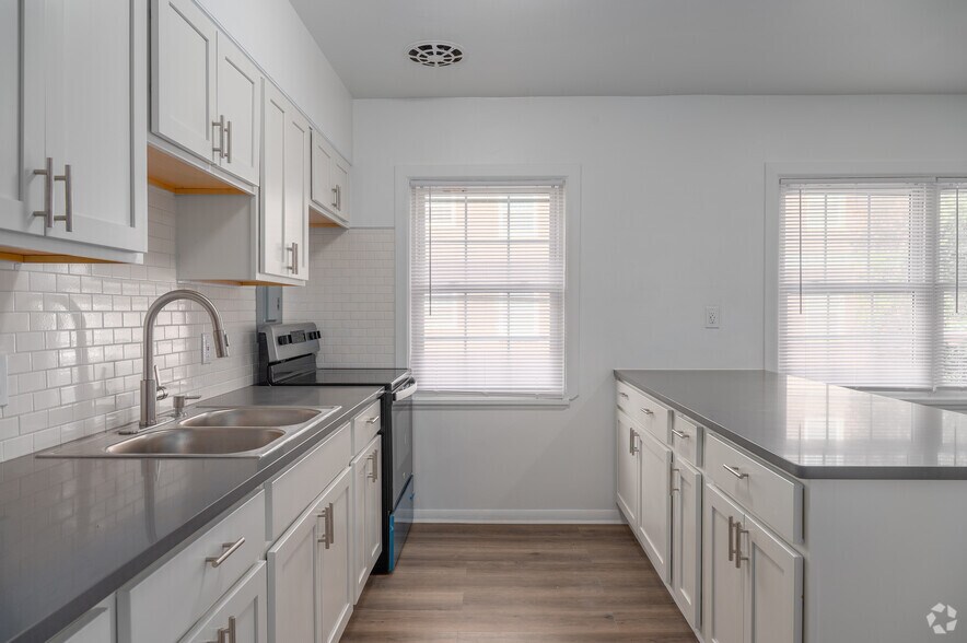 More Photos Of 20000 Van Aken Blvd, Shaker Heights Apartments For Sale