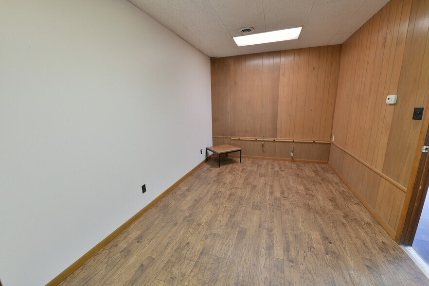 More Photos Of 1150-1160 Newark Rd, Zanesville Warehouse For Sale