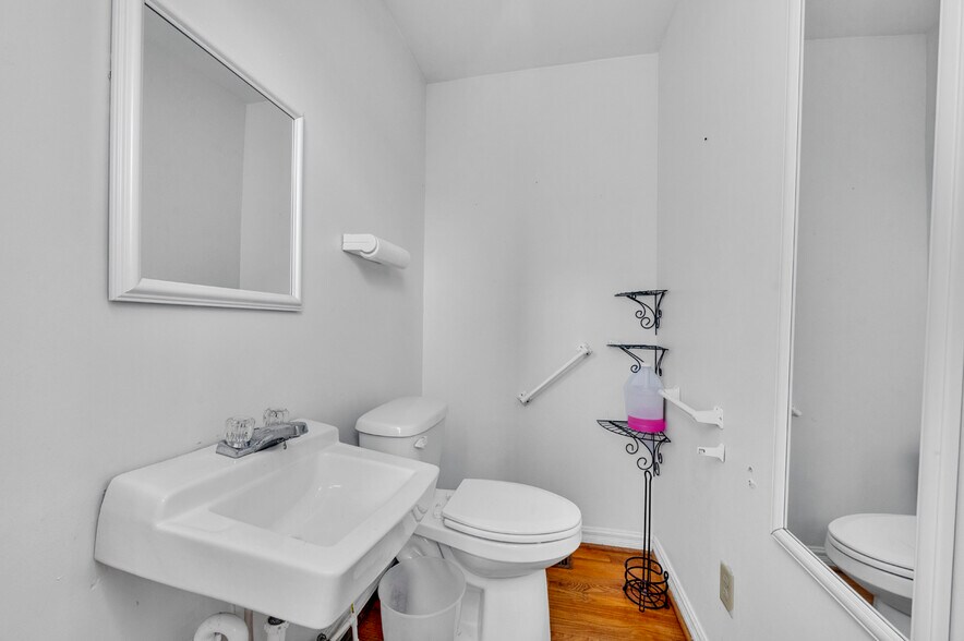 More Photos Of 4826 Co 217 rd, Hillsboro Specialty For Sale