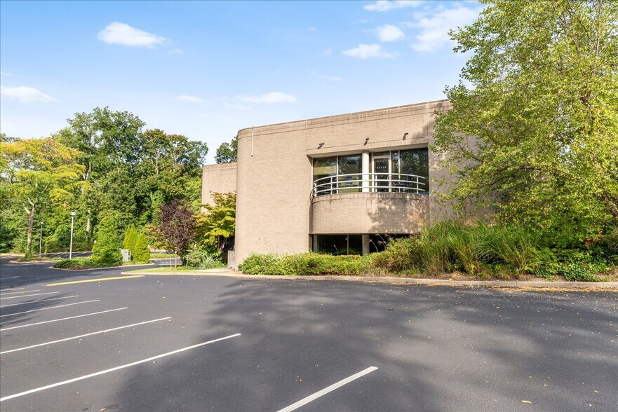 More Photos Of 3111 New Hyde Park Rd, New Hyde Park Medical For Lease