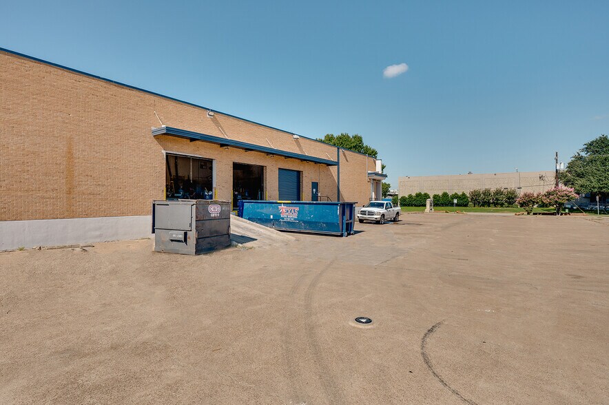 More Photos Of 1262 Viceroy Dr, Dallas Manufacturing For Lease