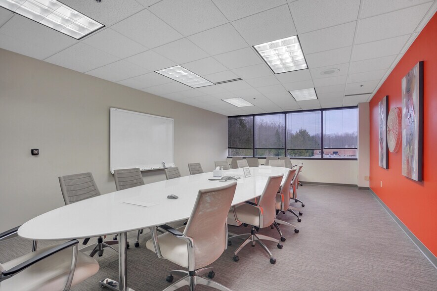 More Photos Of 31700 Middlebelt Rd, Farmington Hills Office For Lease