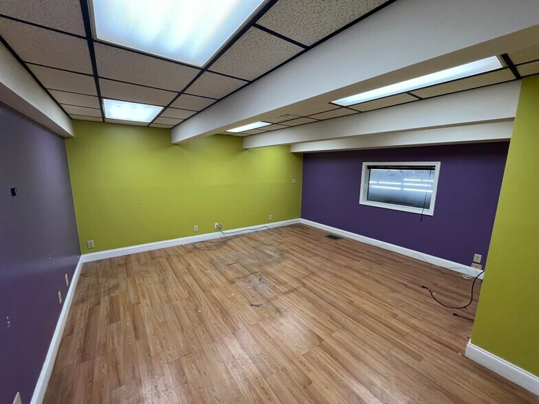 More Photos Of 298 Willis St, Gaffney Manufacturing For Sale