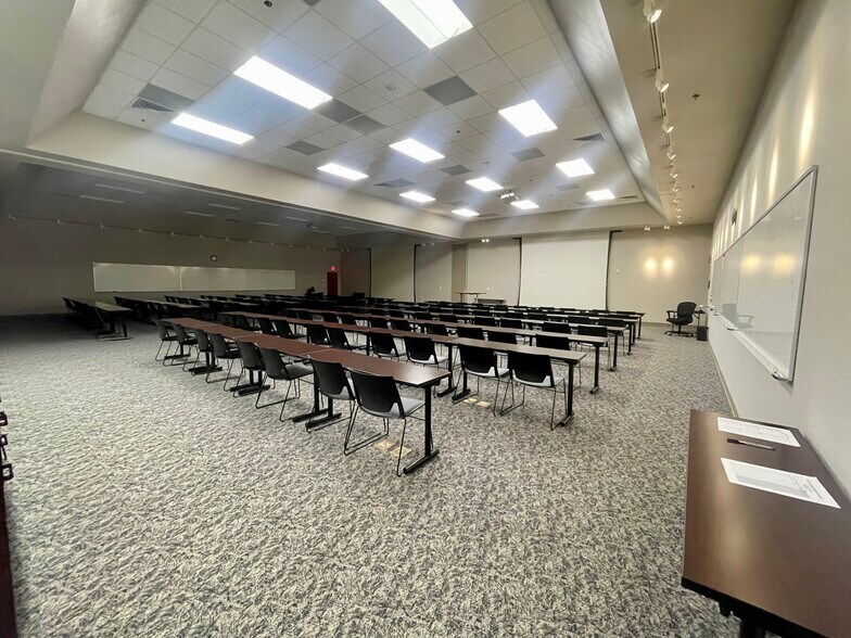 More Photos Of 2336 US-183, Cuero Warehouse For Sale