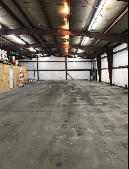 More Photos Of 9100 Louisiana St, Merrillville Warehouse For Sale