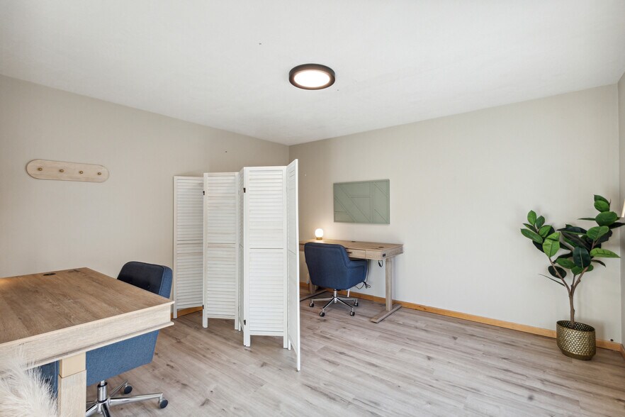 More Photos Of 4140 Bluff, Fish Creek Storefront Retail Office For Sale