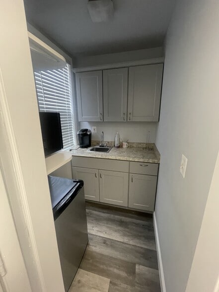 More Photos Of 517 Scott St, Baltimore Storefront Retail Office For Lease