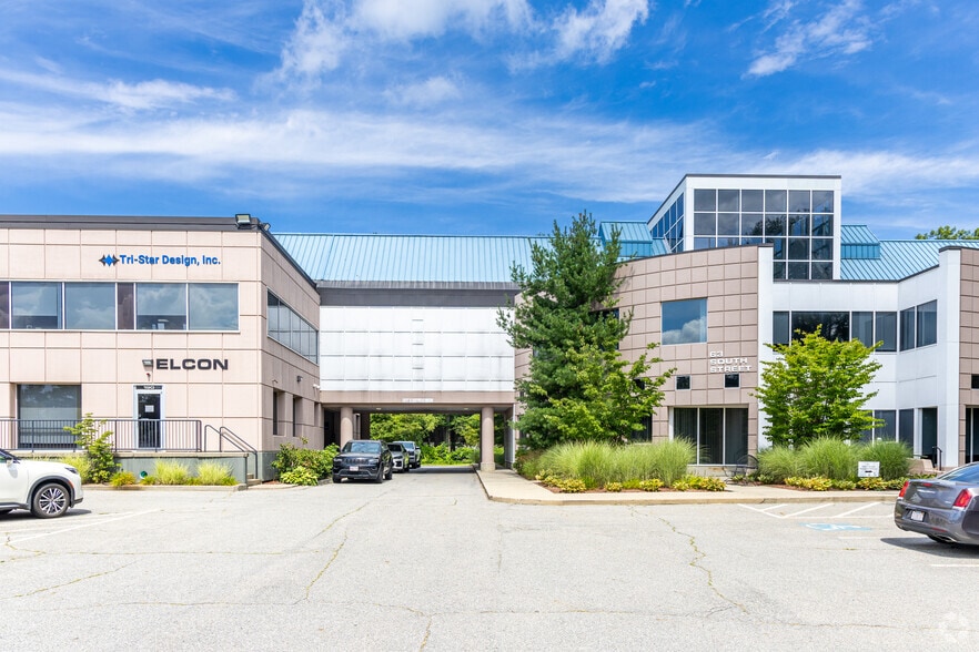 More Photos Of 63-65 South St, Hopkinton Research And Development For Lease