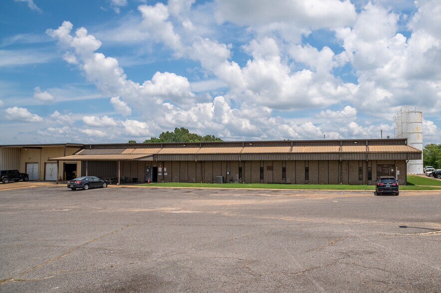 More Photos Of 11200 Wildwood Dr, Olive Branch Industrial For Sale